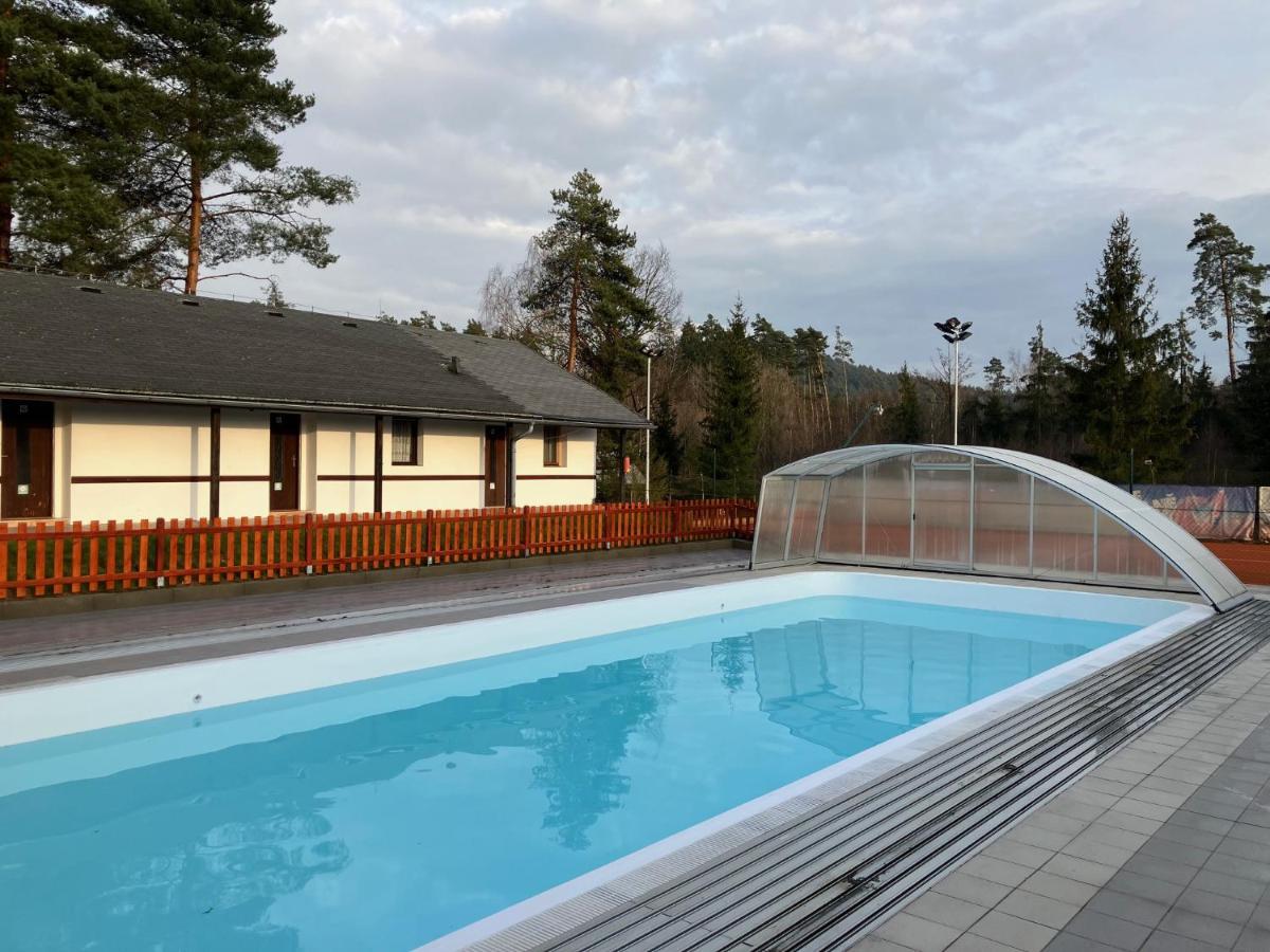 Raj Sportovni A Rekreacni Resort Branzez Kněžmost Buitenkant foto