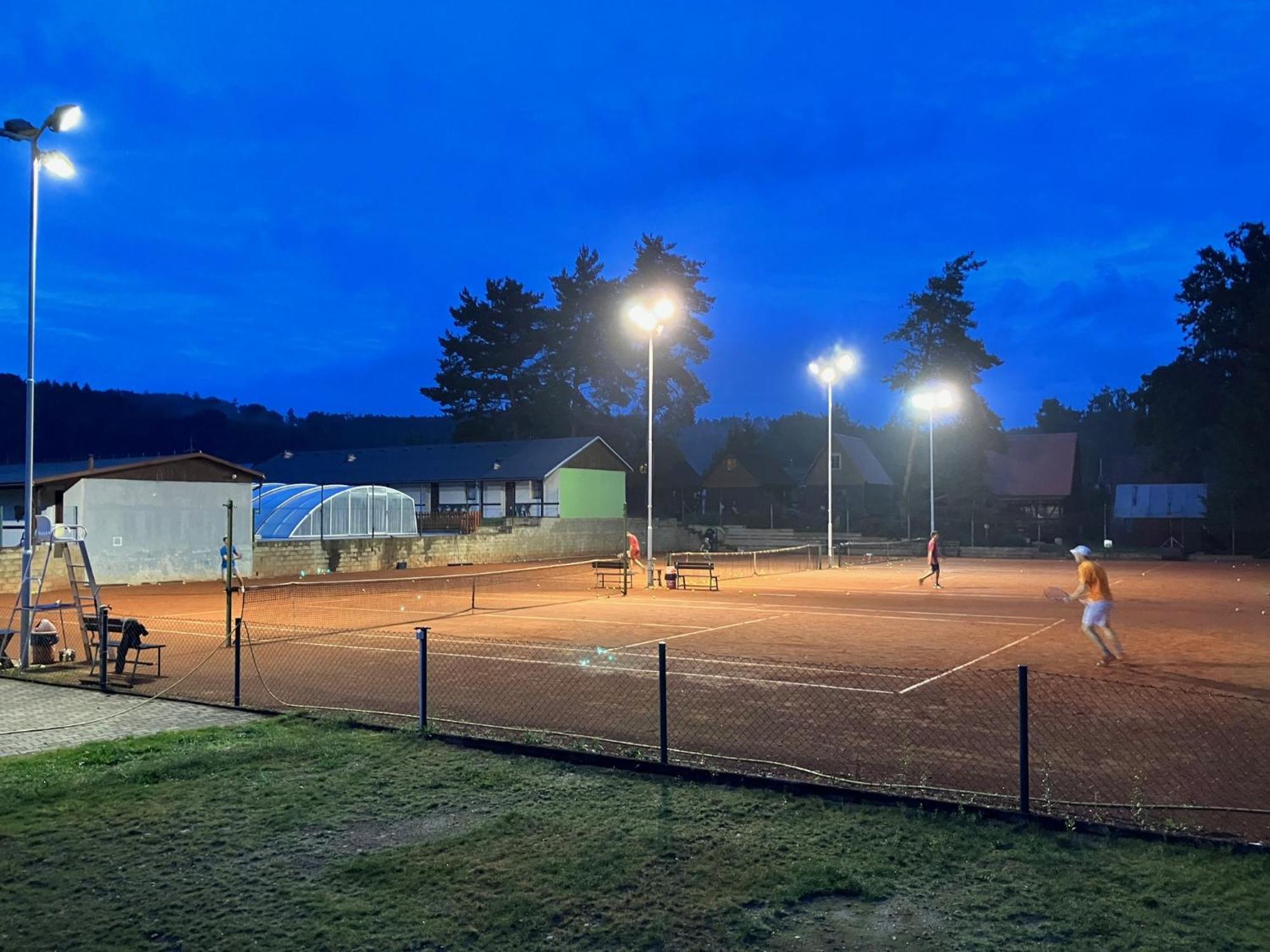 Raj Sportovni A Rekreacni Resort Branzez Kněžmost Buitenkant foto