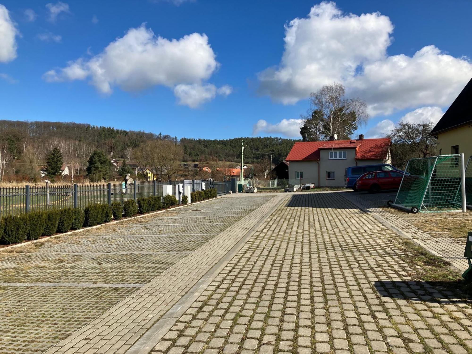 Raj Sportovni A Rekreacni Resort Branzez Kněžmost Buitenkant foto