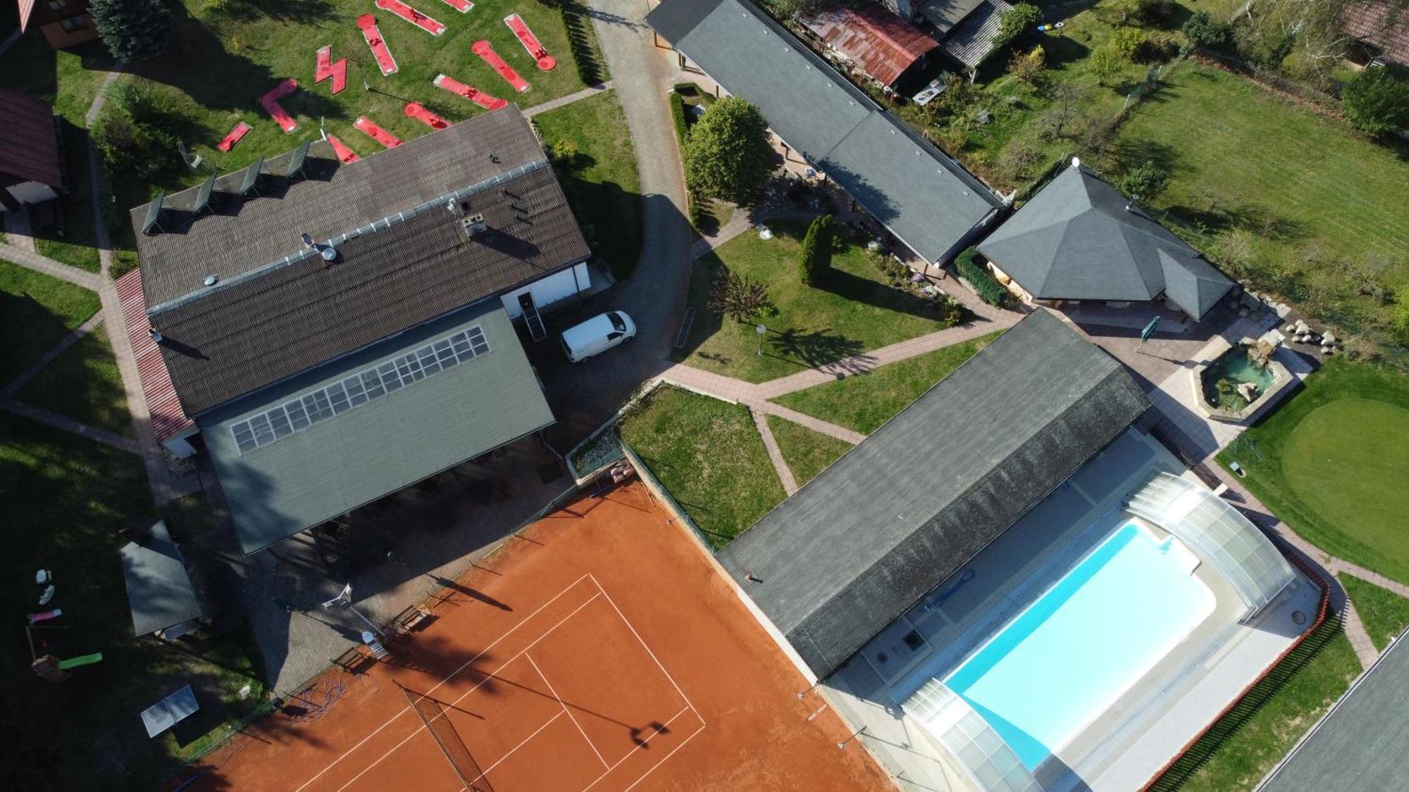 Raj Sportovni A Rekreacni Resort Branzez Kněžmost Buitenkant foto