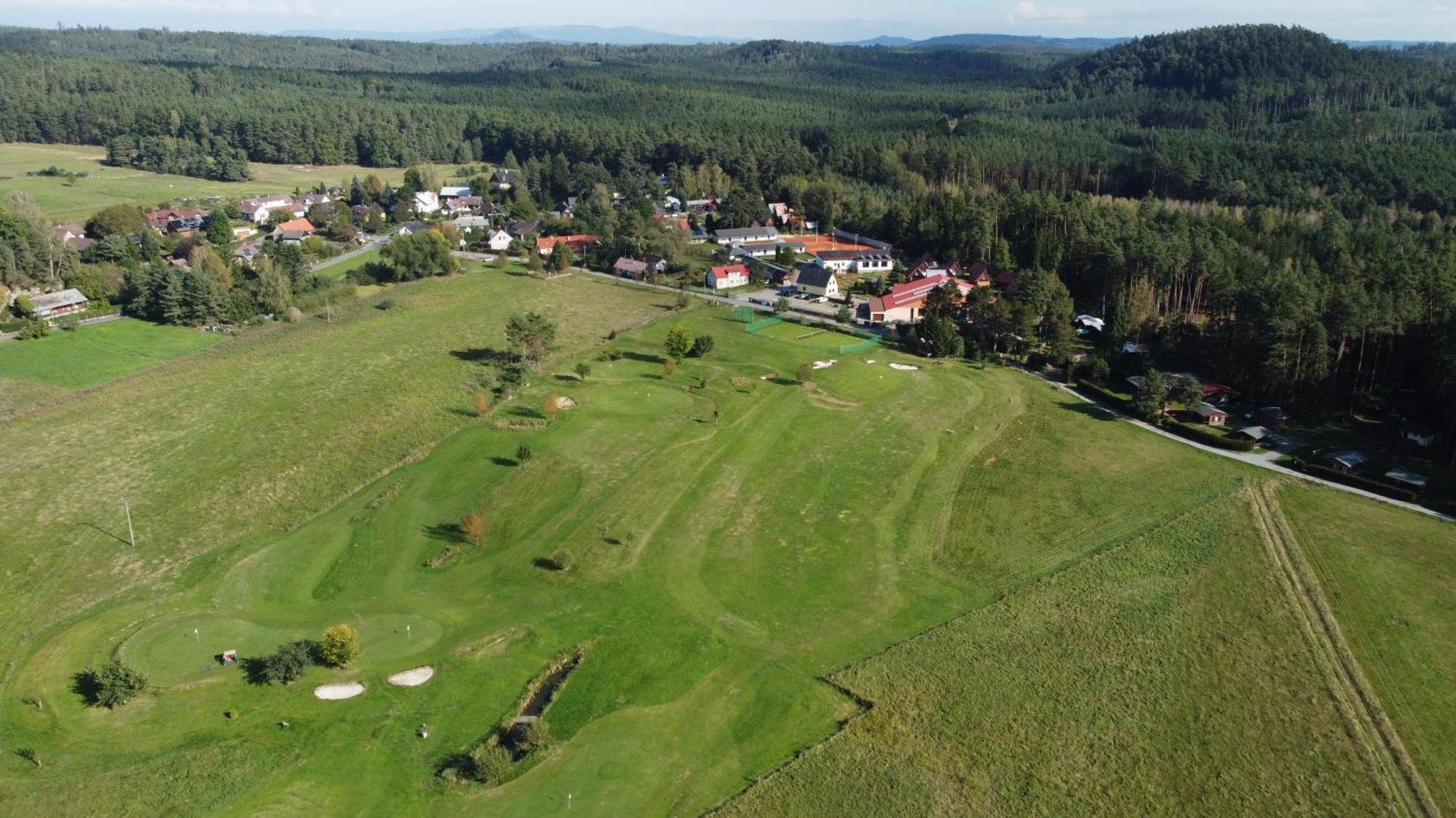 Raj Sportovni A Rekreacni Resort Branzez Kněžmost Buitenkant foto