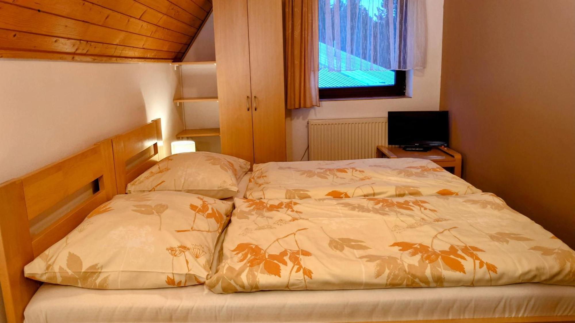 Raj Sportovni A Rekreacni Resort Branzez Kněžmost Buitenkant foto