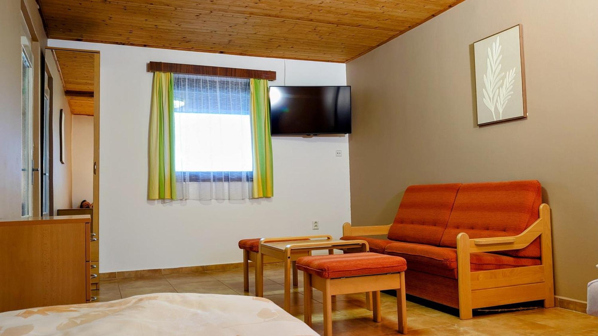 Raj Sportovni A Rekreacni Resort Branzez Kněžmost Buitenkant foto
